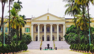 আজ রাজভবন চত্বরে চিরুনী তল্লাশি চালানো হবে বলে রাজ্যপালের দপ্তর সূত্রে খবর