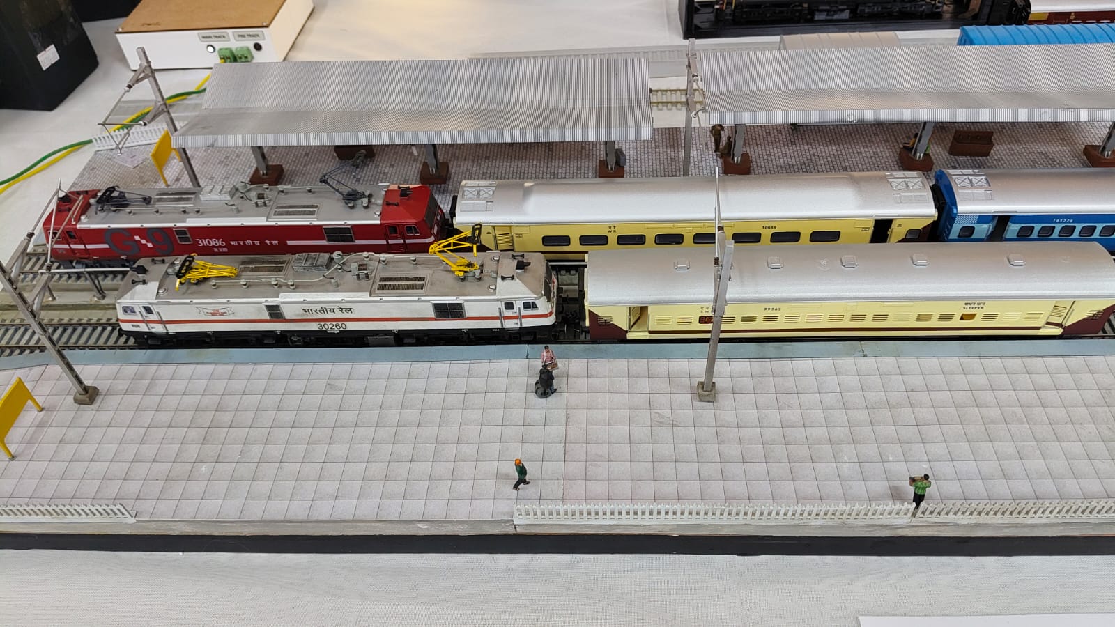 কলকাতা বিশ্ববিদ্যালয় ইনস্টিটিউট হলে আয়োজন করা হয় ‘রেল উৎসব ২০২৫’