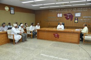 રાજ્ય ‘સ્વાગત’ કાર્યક્રમમાં અધિકારીઓને સ્થળ મુલાકાત લઈ લોકોની રજૂઆતોનું નિવારણ લાવવા મુખ્યમંત્રીની તાકીદ