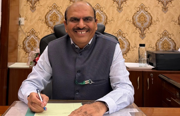 Raj Kumar Arora Assumes Charge Of Financial Advisor Of Defence Services