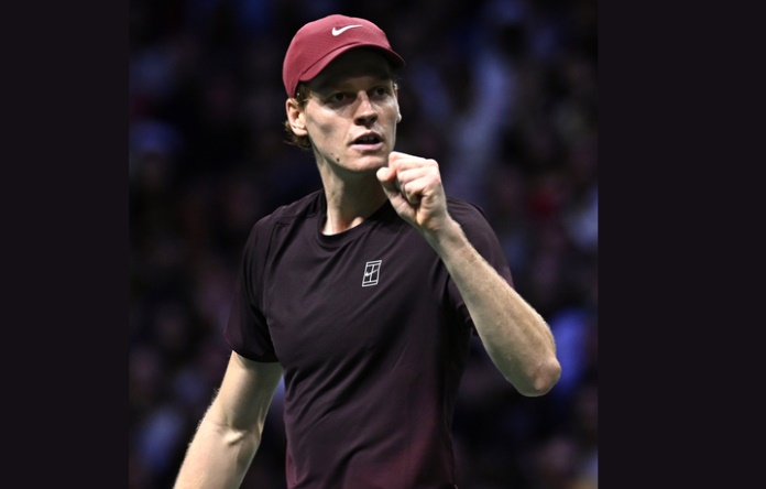 Jannik Sinner Reaches First Paris Masters Semi-Finall, Extends Indoor Winning Streak to 24 Matches