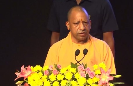 Yogi Adityanath Pays Tribute to Bankim Chandra Chatterjee, Highlights Vande Mataram’s National Spirit