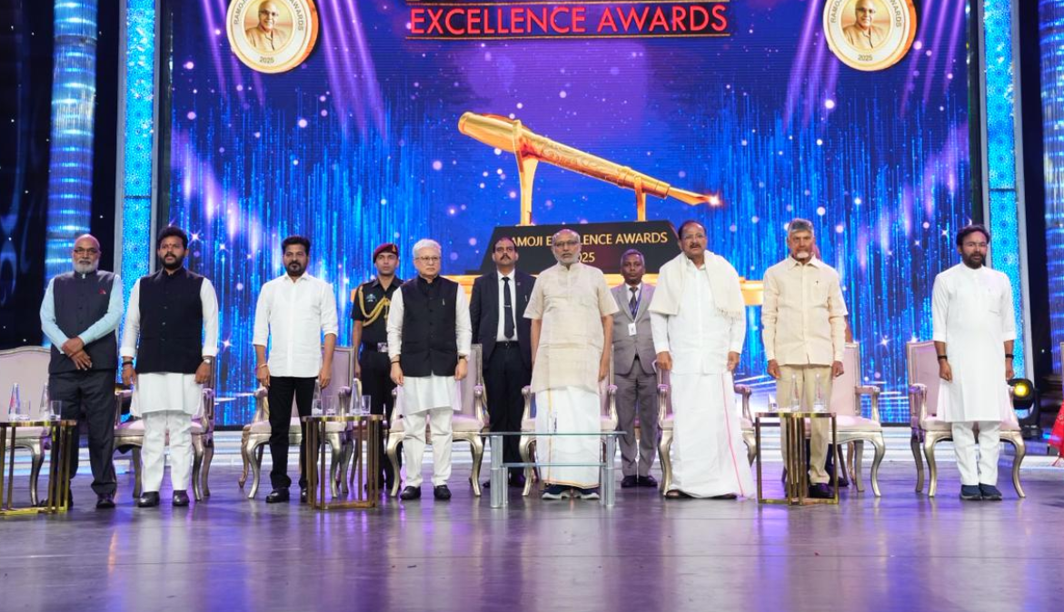 प्रसारमाध्यमांनी लोकशाहीचा चौथा स्तंभ म्हणून देशाच्या बांधणीत योगदान द्यावं- उपराष्ट्रपती