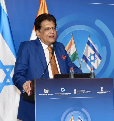 کامرس اور صنعتوں کے وزیر پیوش گوئل نے کہا ہے کہ بھارت اور اسرائیل آزاد تجارت کے مجوزہ سمجھوتے کو دو مرحلوں میں نافذ کریں گے تاکہ اِس کے فائدے جلد حاصل ہوسکیں