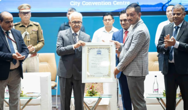 मणिपुर के राज्यपाल अजय कुमार भल्ला हीरक जयंती समारोह में शामिल हुए