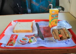 Railways Minister Ashwini Vaishnaw Clarifies Train Meals Don’t Require Halal Certification