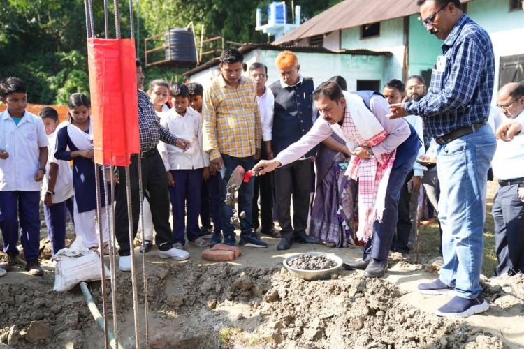 বজালী জিলাৰ পাটাচাৰকুছিৰ ১৪খন বিদ্যালয়ত বিজ্ঞান-গণিতৰ একোটাকৈ বিজ্ঞানাগাৰ স্থাপনৰ কাম আৰম্ভ