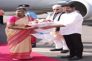 রাষ্ট্রপতি দ্রৌপদী মুর্মু আজ তিরুমালায় ভগবান শ্রী ভেঙ্কটেশ্বর স্বামীর  ঐতিহ্যবাহী মন্দির পরিদর্শন করেন