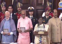 President Murmu led reading Preamble of Constitution at Central Hall of Samvidhan Sadan in New Delhi