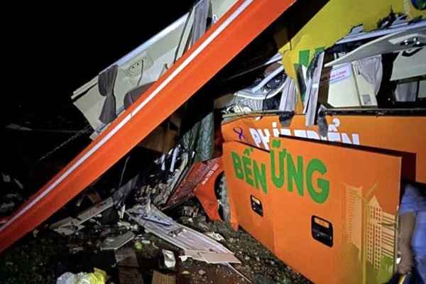Six Dead, 19 Injured After Landslide Hits Passenger Bus in Vietnam