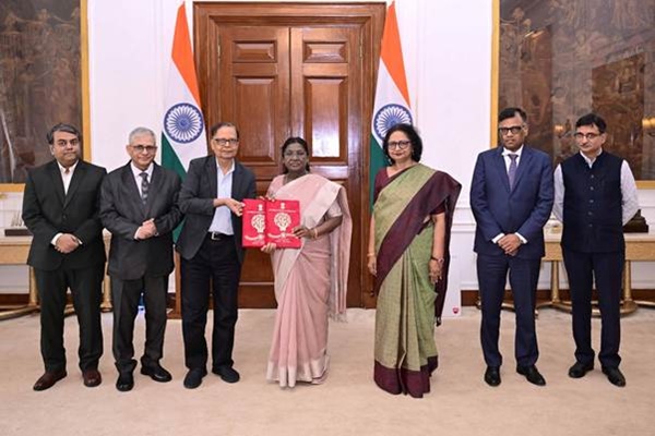 16th Finance Commission Submits 2026-31 Report to President Murmu