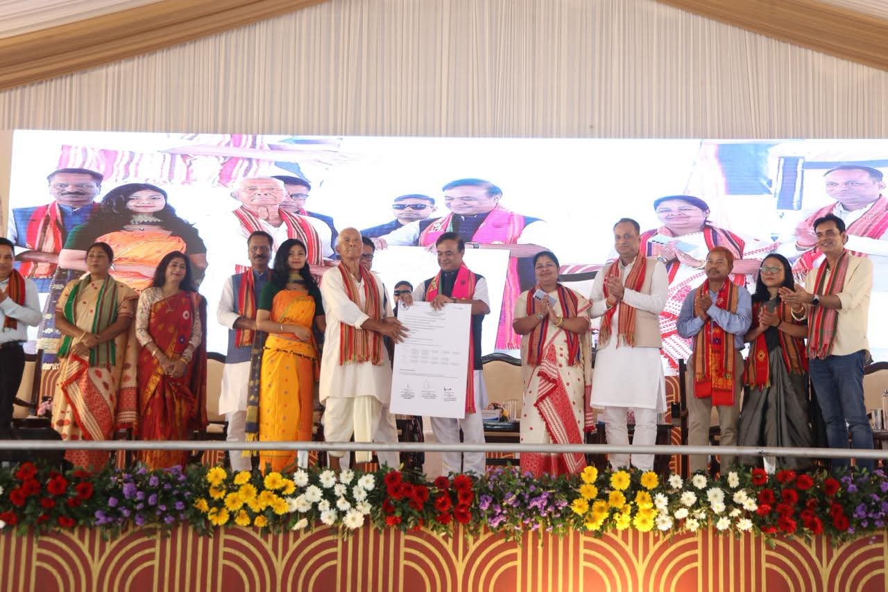 জনজাতীয় লোকক বসুন্ধৰা আঁচনিৰ জৰিয়তে ৫০ বিঘা পৰ্যন্ত ভূমিস্বত্ব দিয়া হব বুলি মুখ্যমন্ত্ৰীৰ ঘোষণা