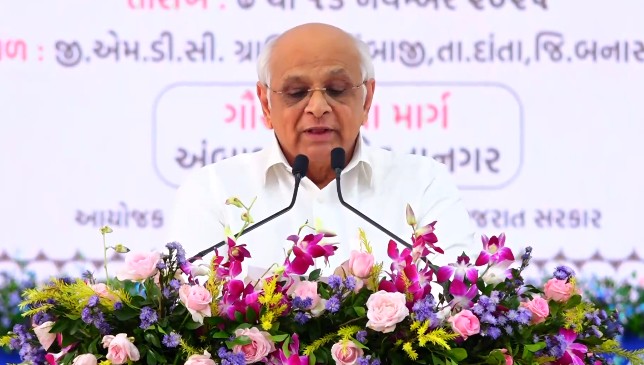 મુખ્યમંત્રી ભૂપેન્દ્ર પટેલે ભગવાન બિરસા મુંડાની 150-મી જન્મજયંતી વર્ષની ઉજવણી નિમિત્તે બનાસકાંઠાના અંબાજીથી રાજ્યવ્યાપી જનજાતીય ગૌરવ યાત્રાનો પ્રારંભ કરાવ્યો.