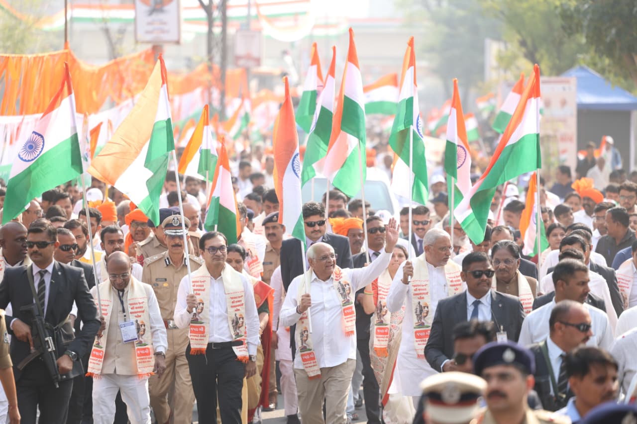 મુખ્યમંત્રી ભૂપેન્દ્ર પટેલે સ્વદેશી અપનાવીને વિકસિત ભારતના નિર્માણમાં યોગદાન આપવા સૌને અનુરોધ કર્યો – અમદાવાદમાં યુનિટી માર્ચનું પ્રસ્થાન