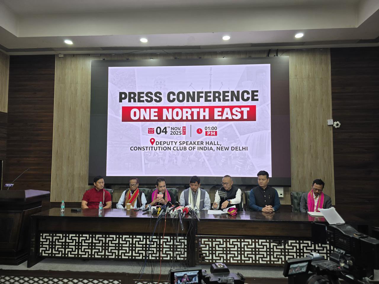 উত্তৰ-পূবৰ আঞ্চলিক ৰাজনৈতিক দলসমূহক একত্রিত কৰাৰ লক্ষ্যৰে নতুন ৰাজনৈতিক মঞ্চ গঠনৰ বাবে নতুন দিল্লীত কেইবাগৰাকীও ৰাজনৈতিক নেতাৰ বৈঠক