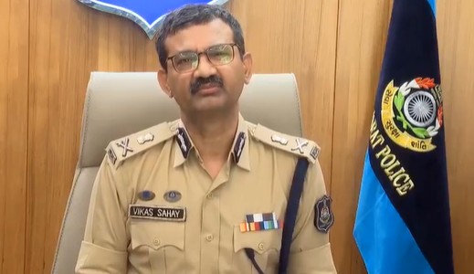 રાષ્ટ્રવિરોધી પ્રવૃત્તિના ગુનામાં પકડાયેલા આરોપીઓની 100 કલાકમાં તપાસ કરી વિસ્તૃત દસ્તાવેજ તૈયાર કરવા DGPની જિલ્લા પોલીસ વડાઓને તાકીદ.