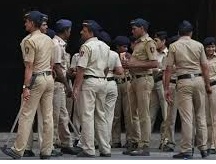 मुंबईच्या नौदल गोदीवर दहशतवादी हल्ला होणार असल्याचा फोन केल्याप्रकरणी मुंबई पोलिसांकडुन दोघांना अटक