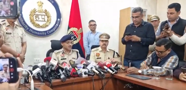 जम्मू-कश्मीर और हरियाणा पुलिस के संयुक्त अभियान में फरीदाबाद में विस्फोटकों और हथियारों का बड़ा जखीरा बरामद