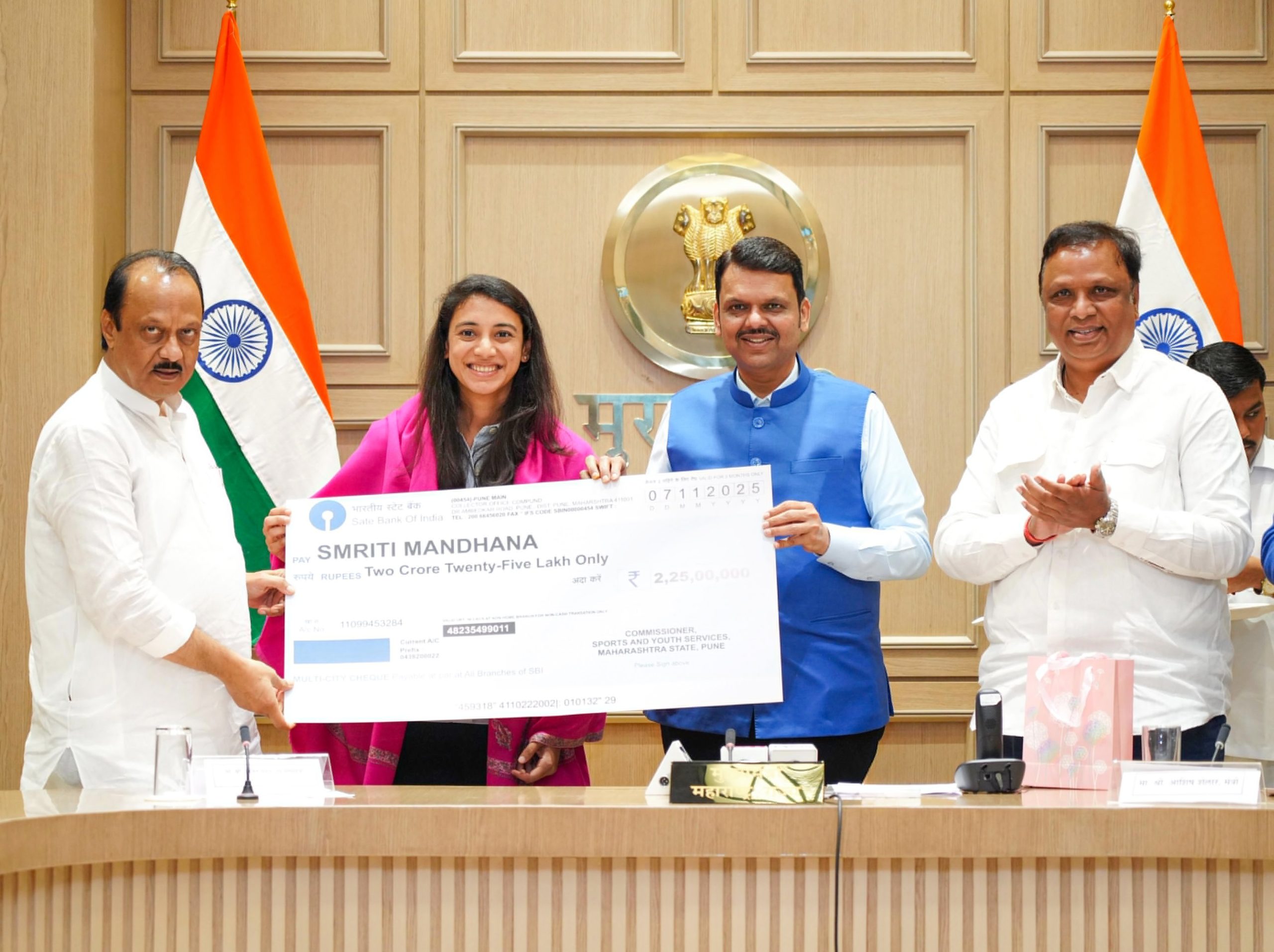 Maharashtra CM Devendra Fadnavis Felicitates Indian Women Cricketers for ICC World Cup Victory