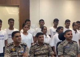 ছত্তিশগড়ের সুকমা জেলায় গতকাল নিষিদ্ধ সিপিআই-মাওবাদী সংগঠনের পনেরো জন সক্রিয় সদস্য আত্মসমর্পণ করেছে