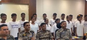 ছত্তিশগড়ের সুকমা জেলায় গতকাল নিষিদ্ধ সিপিআই-মাওবাদী সংগঠনের পনেরো জন সক্রিয় সদস্য আত্মসমর্পণ করেছে