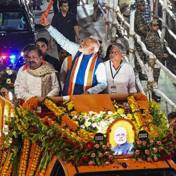 PM Modi Holds Mega Roadshow in Patna Ahead of Elections