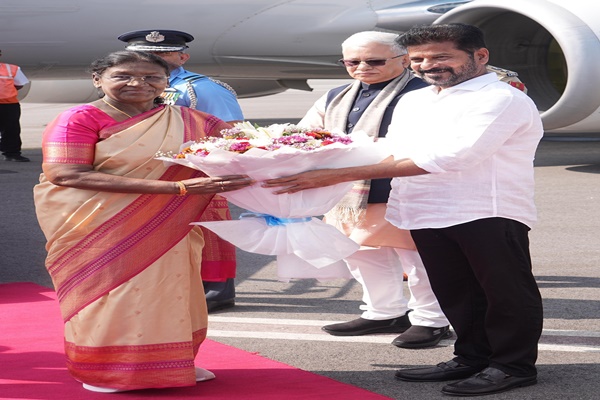 हैदराबाद में राष्ट्रपति मुर्मू का स्वागत, भारतीय कला महोत्सव का शुभारंभ