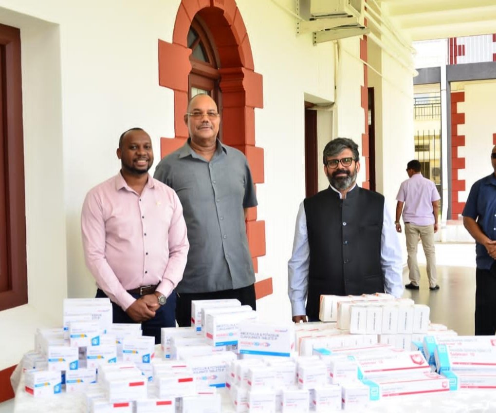 India Hands Over 3.5-Tonne Medicine Consignment to Seychelles