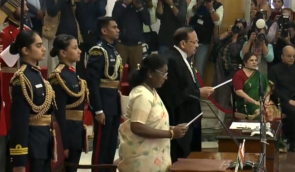 भारत के 53वें मुख्य न्यायाधीश के रूप में न्यायमूर्ति सूर्यकांत ने ली शपथ