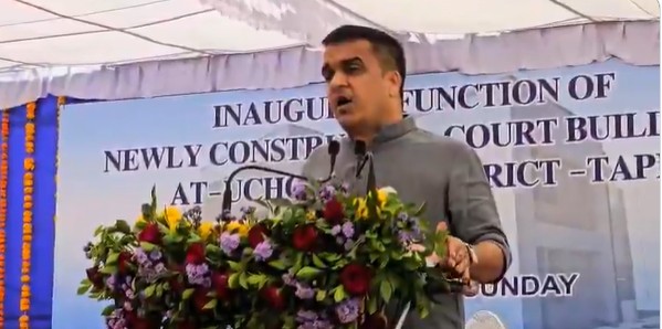 નાયબ મુખ્યમંત્રી હર્ષ સંઘવીએ આજે તાપીના ઉચ્છલ ખાતે નવનિર્મિત અદાલત ભવનનું ઉદ્ઘાટન કર્યું.