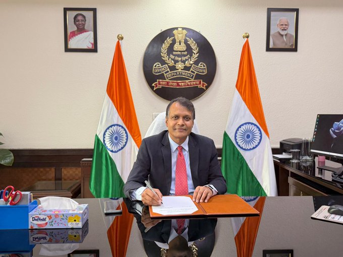 Vishvajit Sahay Assumes Charge as Controller General of Defence Accounts