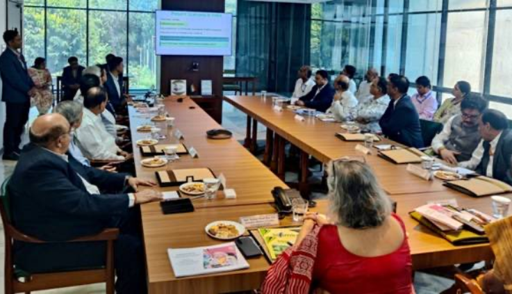 वस्त्र मंत्रालय सचिव ने मुंबई में केंद्रीय योजनाओं के कार्यान्वयन की समीक्षा की