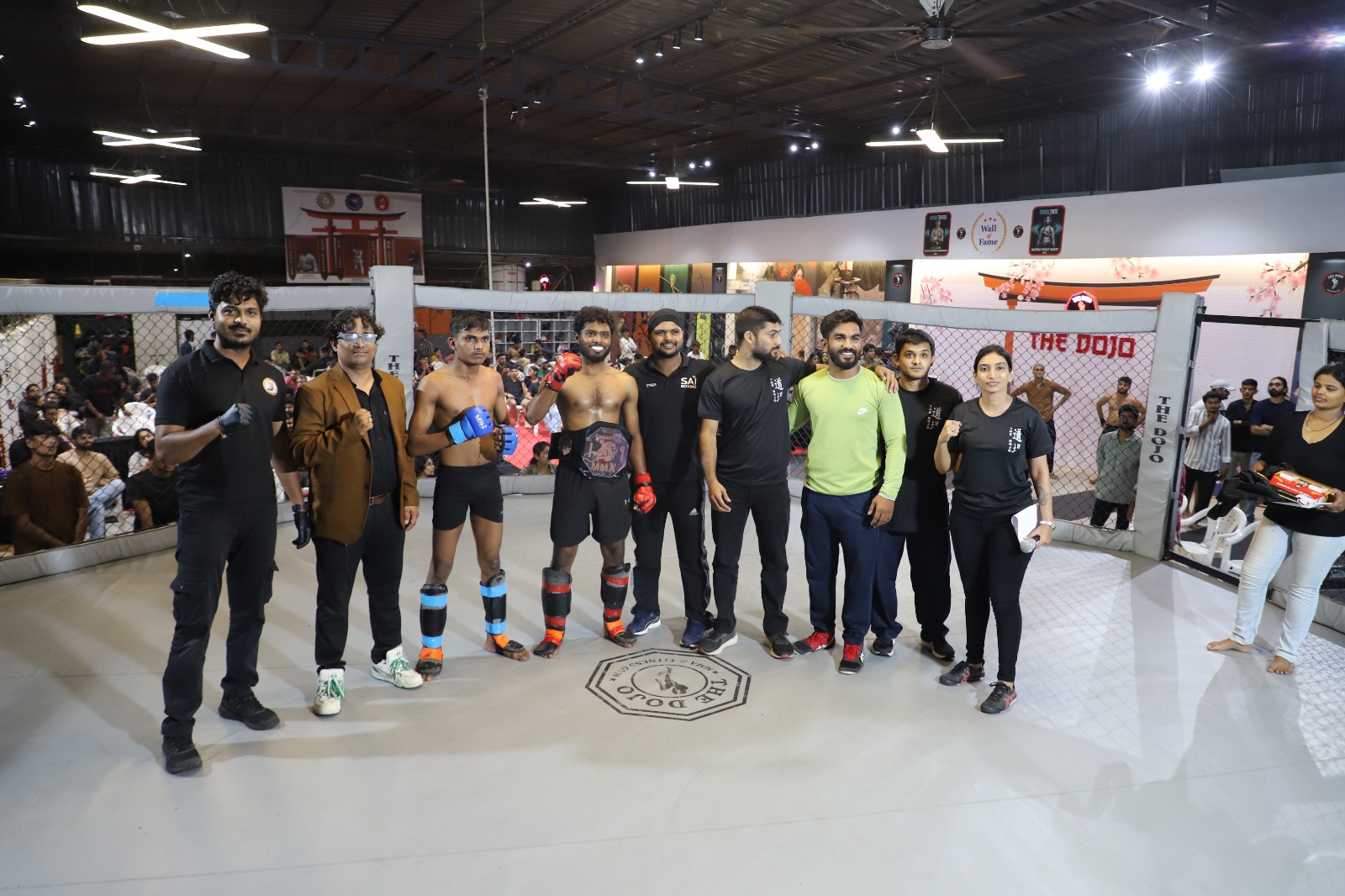 વડોદરામાં પહેલી વાર યોજાયેલી મિશ્ર માર્શલ આર્ટ્સ – MMA સ્પર્ધામાં શહેરના પાંચ રમતવીરોએ સુવર્ણ ચંદ્રક જીત્યો.