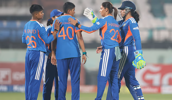India Defeats Sri Lanka by 7 Wickets in 2nd Women’s T20I