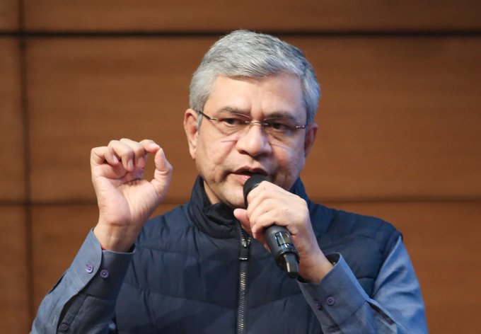 वंदे भारत गाड्यांमध्ये स्थानिक खाद्यपदार्थ देण्यात यावे अशा रेल्वेमंत्र्यांच्या सूचना