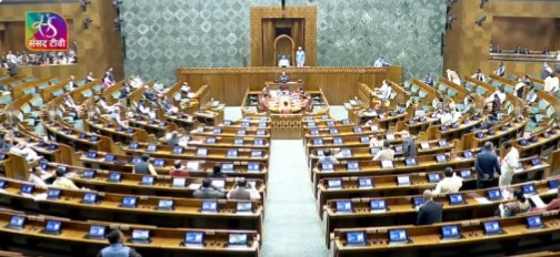 سینئر کانگریس لیڈر اور سابق مرکزی وزیر داخلہ شیوراج پاٹل کا لاتور میں انتقال ہوگیا۔ صدر جمہوریہ دروپدی مرمو، وزیر اعظم نریندر مودی اور مختلف لیڈروں نے اُن کے انتقال پر اظہار تعزیت کیا ہے۔