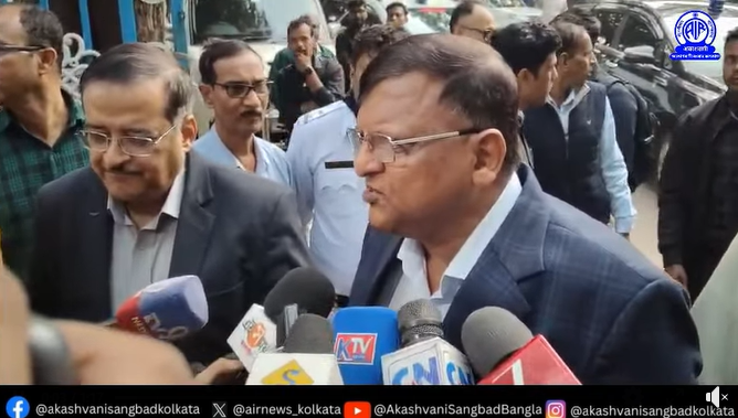 ভোটার তালিকার বিশেষ নিবিড় সংশোধনী প্রক্রিয়ার শুনানি পর্বে মাইক্রো অবজ়ার্ভার হিসেবে নিয়োগপত্র পেয়েও প্রশিক্ষণে হাজির না হওয়া ৭৭৮ জন কেন্দ্রীয় সরকারি কর্মচারী ও রাষ্ট্রায়ত্ত সংস্থার আধিকারিককে শো-কজ করা হয়েছে।