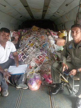শ্রীলঙ্কায় মানবিক ত্রাণ সহায়তা পাঠানোর জন্য পাকিস্তানের বিমানকে ভারত তাদের আকাশসীমা ব্যবহার করতে দেয়নি বলে সে-দেশের দাবি মিথ্যা বলে খারিজ করে দিয়েছে ভারত।