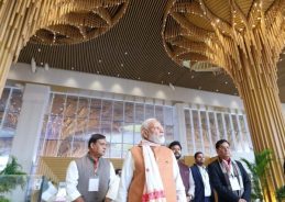 প্রধানমন্ত্রী নরেন্দ্র মোদি আজ অসমের নামরূপে ১২ হাজার কোটি টাকার অ্যামোনিয়া-ইউরিয়া সার প্রকল্পের ভূমি পূজা করবেন।