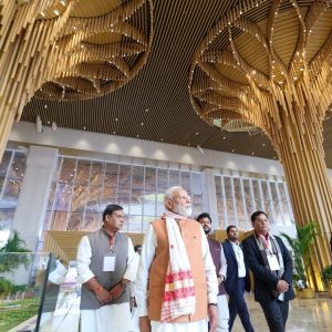 প্রধানমন্ত্রী নরেন্দ্র মোদি আজ অসমের নামরূপে ১২ হাজার কোটি টাকার অ্যামোনিয়া-ইউরিয়া সার প্রকল্পের ভূমি পূজা করবেন।