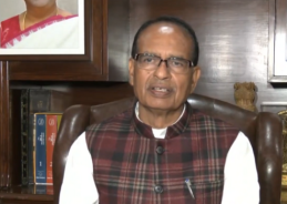 دیہی ترقیات کے مرکزی وزیر شیوراج سنگھ چوہان نے کانگریس پارٹی کی نکتہ چینی کی ہے کہ اُس نے مبینہ طور پر صرف سیاسی فائدے کیلئے قومی دیہی روزگار گارنٹی ایکٹ 2005 میں مہاتما گاندھی کا نام شامل کیا تھا۔