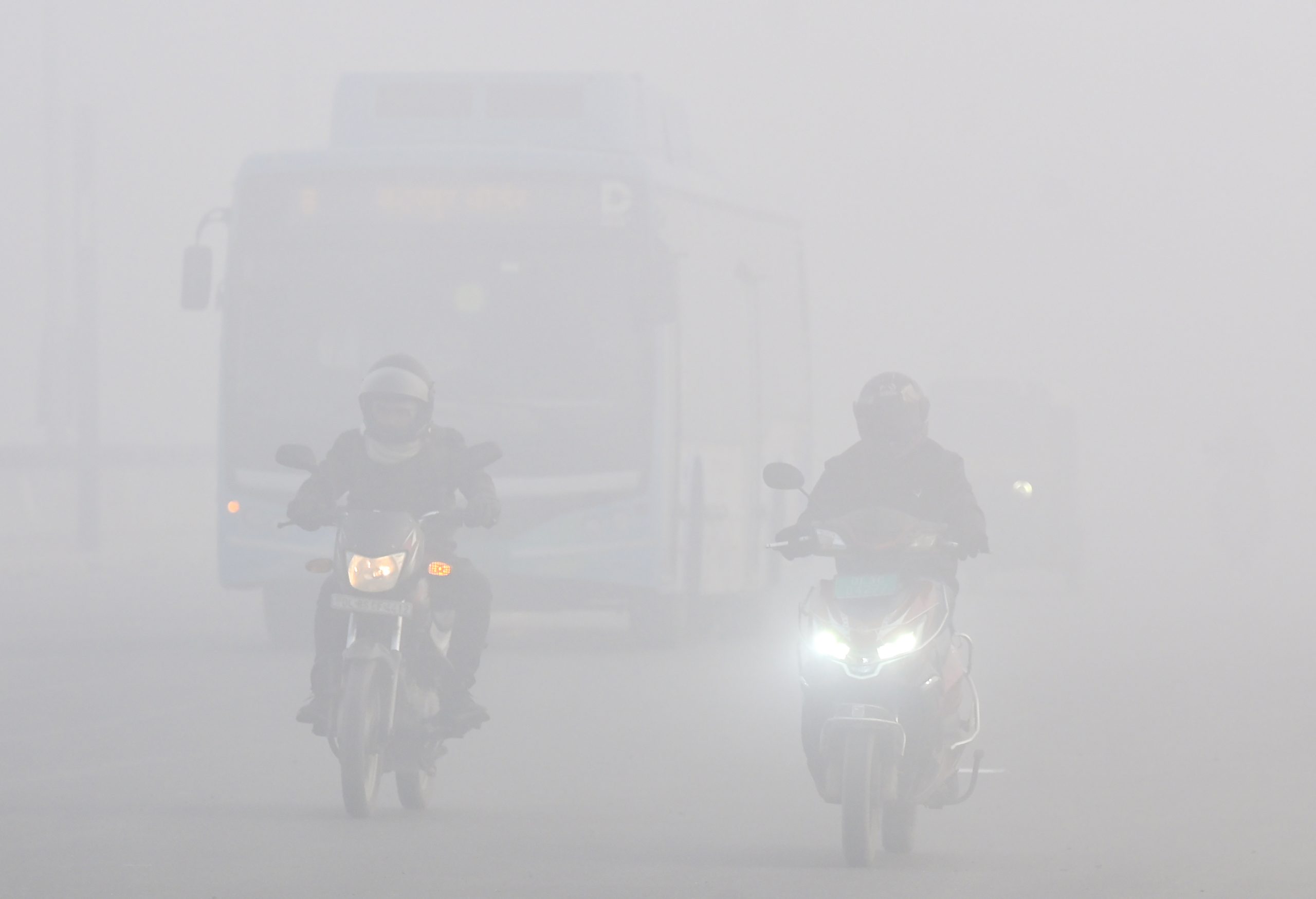 IMD issues warning for very dense fog over North India