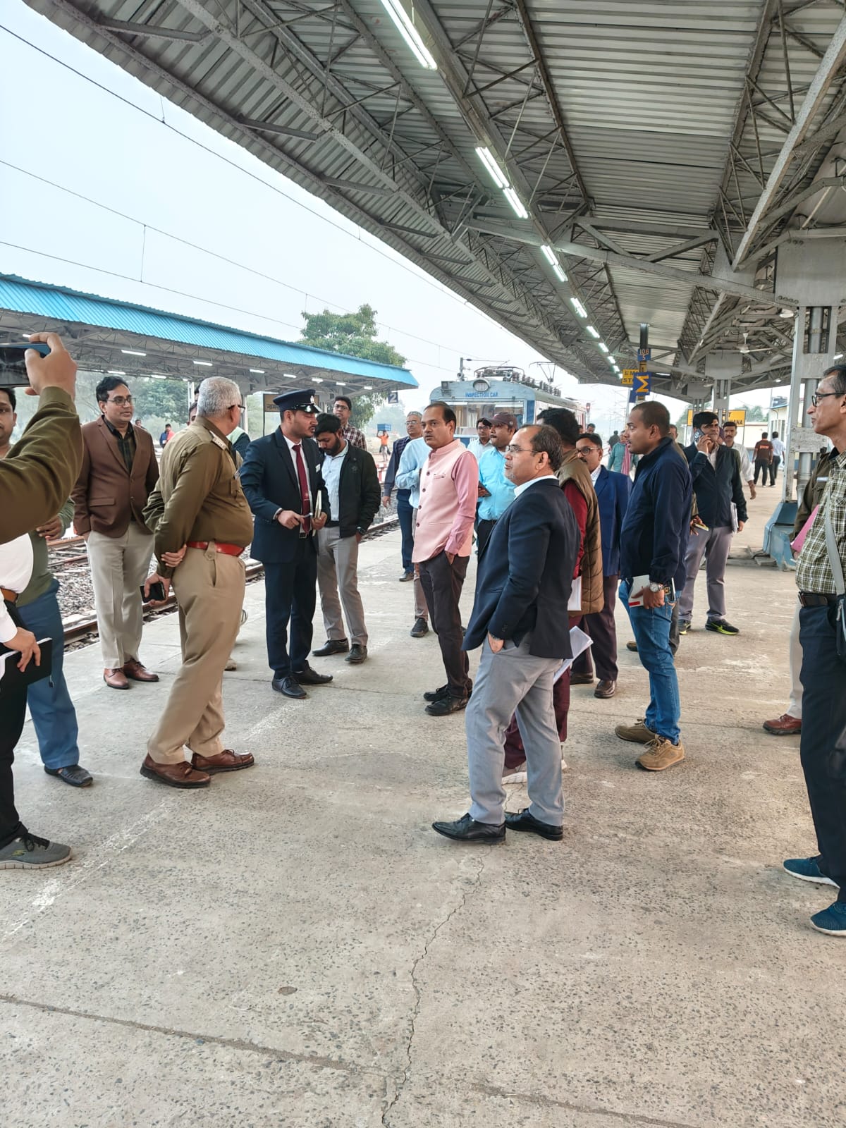 আসন্ন গঙ্গা সাগর মেলায় তীর্থ যাত্রীদের যাতায়াতের সুবিধার্থে পূর্ব রেলের শিয়ালদা ডিভিশন শিয়ালদা ও কলকাতা স্টেশন থেকে অতিরিক্ত ট্রেন চালাবে।