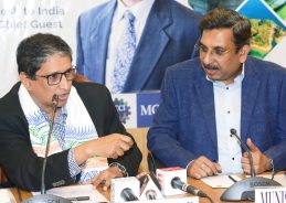 ভারত ও বাংলাদেশের  মধ্যে দ্বিপাক্ষিক সম্পর্ক মধুর রাখতে সেদেশের অন্তর্বর্তী সরকার বদ্ধপরিকর বলে ভারতে নিযুক্ত বাংলাদেশী হাইকমিশনার এম রিয়াজ হামিদুল্লাহ জানিয়েছেন।