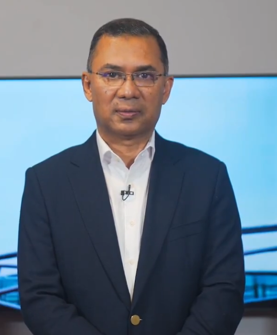 বাংলাদেশ ন্যাশালিস্ট পার্টি বিএনপি-র কার্যকরি চেয়ারম্যান তারিক রহমান ১৭ বছর পর আজ দেশে ফিরতে চলেছেন।