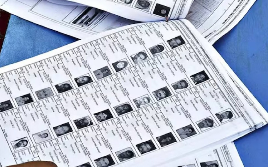 ভোটার তালিকার বিশেষ নিবিড় সংশোধন বা SIR এর প্রথম পর্যায়ের কাজ শেষ হওয়ার পর  রাজ্যে খসড়া ভোটার তালিকা  আজ প্রকাশিত  হচ্ছে