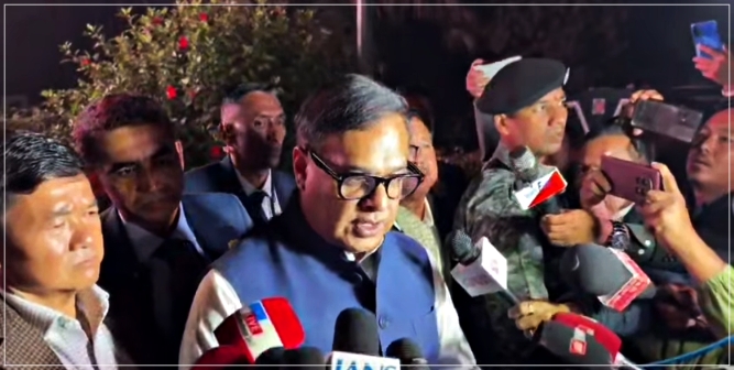 পশ্চিম কাৰ্বি আংলংৰ খেৰণিত সংঘটিত ঘটনা সন্দৰ্ভত দিছপুৰত মুখ্যমন্ত্ৰী ড° হিমন্ত বিশ্ব শৰ্মাৰ উপস্থিতিত জৰুৰী বৈঠক অনুষ্ঠিত