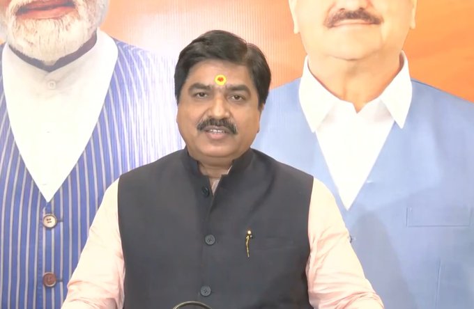 بی جے پی نے آج کانگریس کو ایک ڈوبتا ہوا جہاز قرار دیا اور کہا کہ کٹک کے سابق MLA محمد مقیم جیسے اُن کے لیڈروں کے بیان سے یہ بات ثابت ہوتی ہے