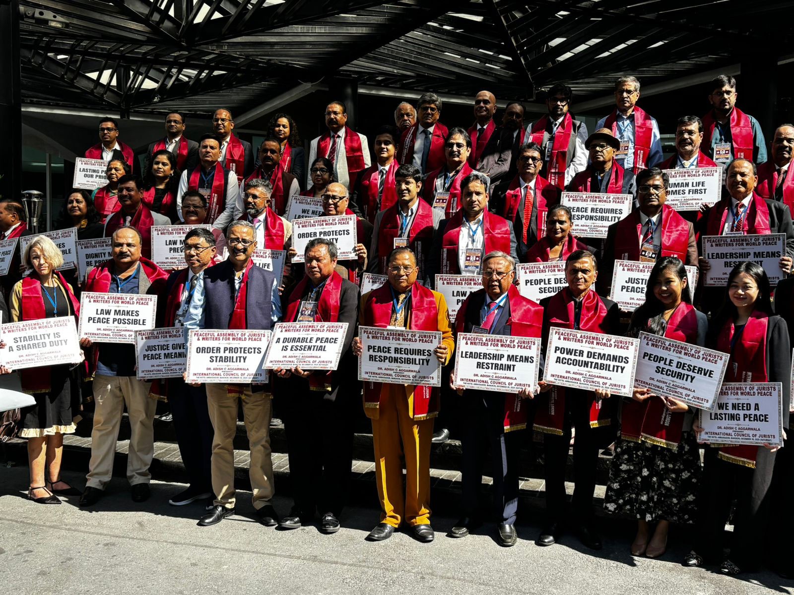 Global group of prominent intellectuals urge world leaders to adopt formal resolution for world peace