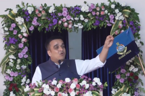 નાયબ મુખ્યમંત્રી હર્ષ સંઘવીની જાહેરાત – પ્રથમવાર પોલીસ ઉમેદવારોને નિમણૂક માટે જિલ્લા પસંદગીનો વિકલ્પ અપાશે